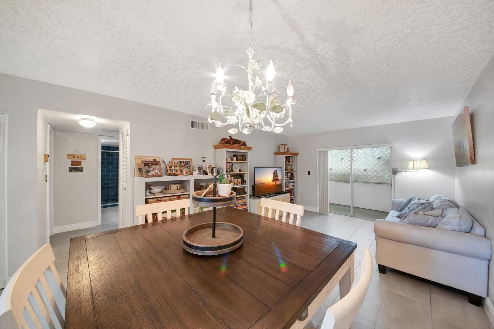 2812 S Garden Drive 109 — photo 1