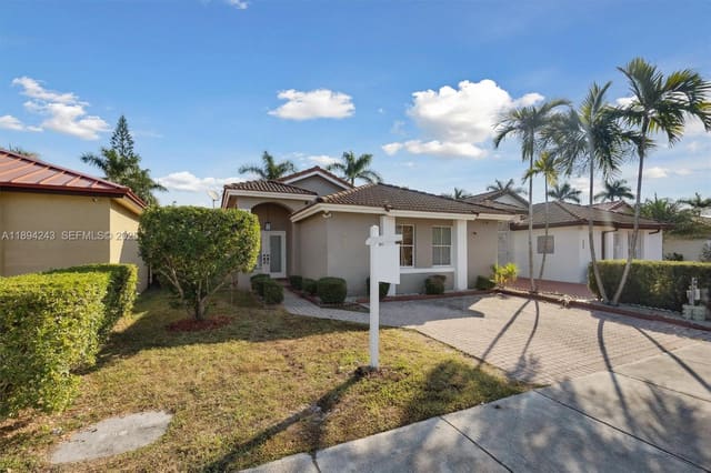 957 NW 132nd Avenue W, sold in Shoma Homes At Tamiami Ii, Miami, FL