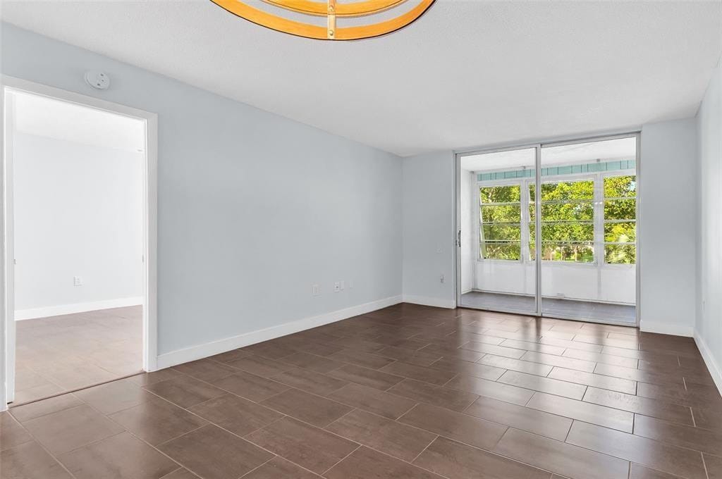9091 Lime Bay Boulevard 312 — photo 4