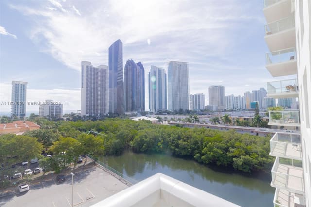 230 174th Street 920, sold in Winston Tower 300 Condo, Sunny Isles Beach, FL