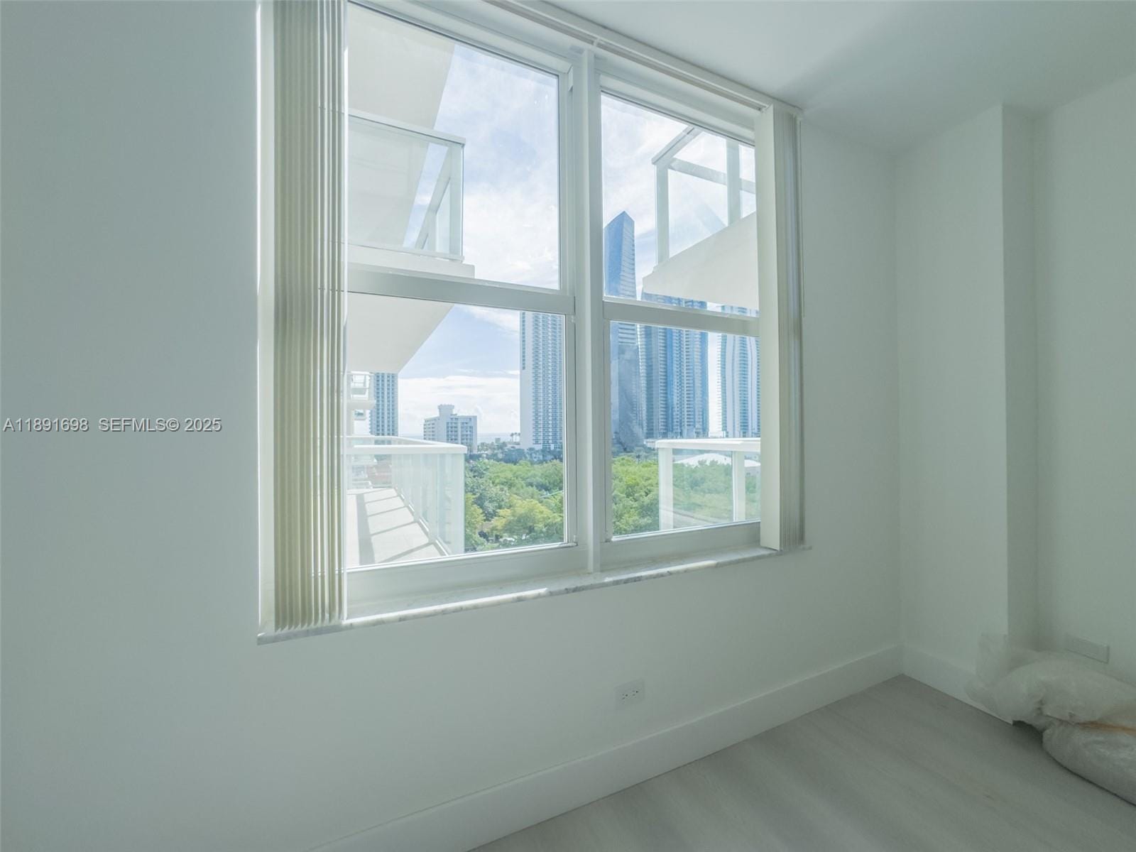 230 174th Street 920, Sunny Isles Beach, FL 33160 photo 15