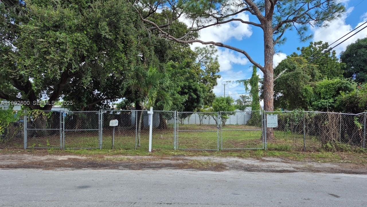 10421 NW 33rd Avenue, Miami, FL 33147 photo 6