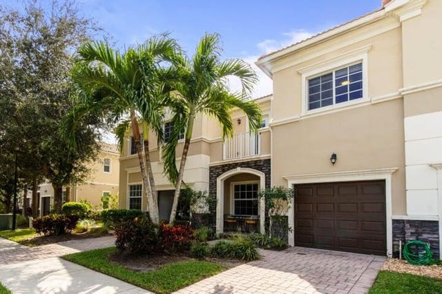 6120 SE Portofino Circle, sold in Heritage Enclave, Hobe Sound, FL