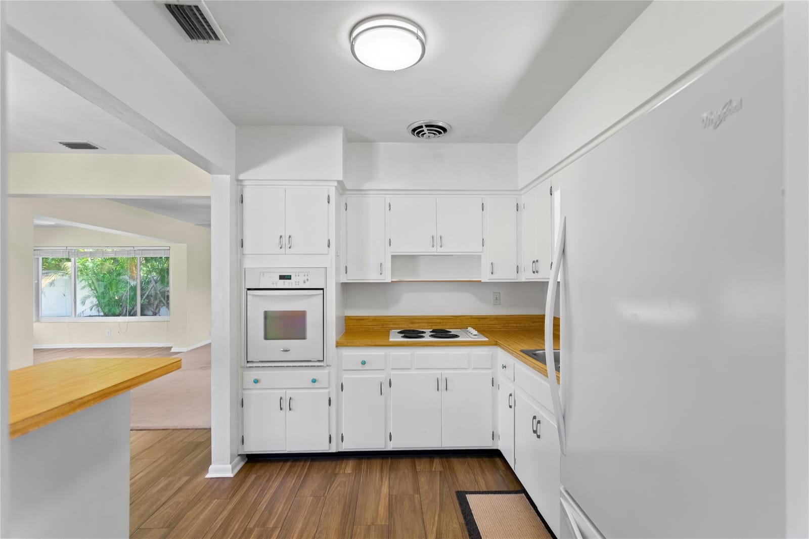 1777 NE 46th Street, Oakland Park, FL 33334 photo 13