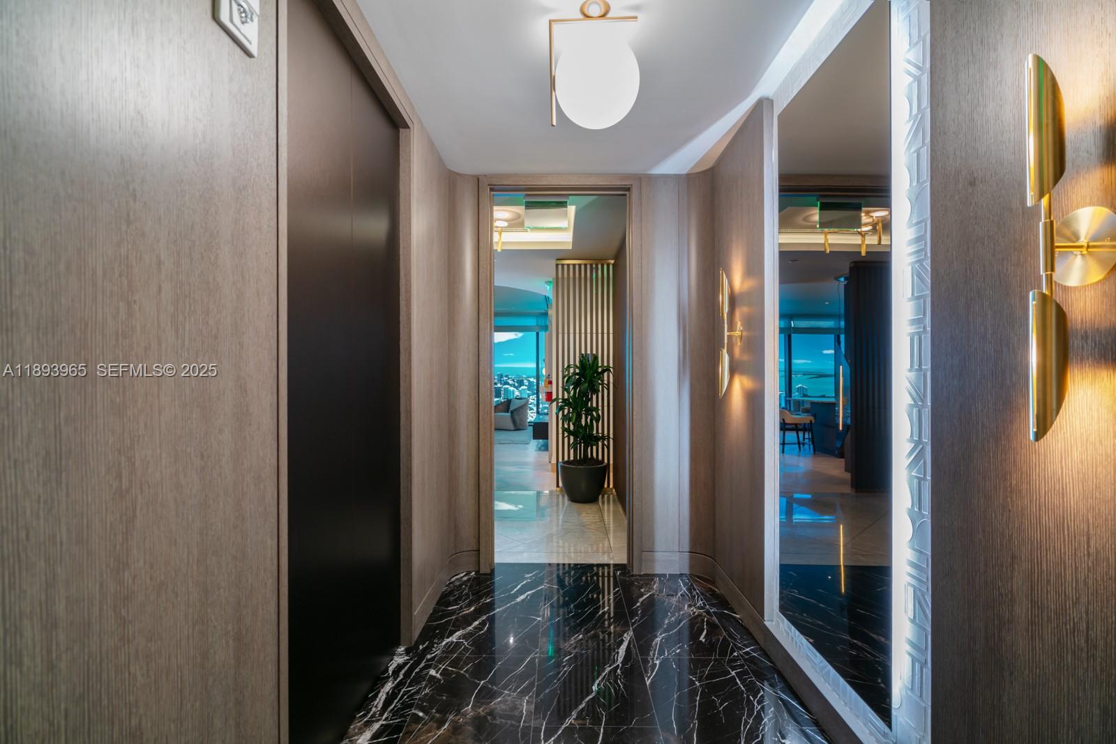 300 N Biscayne Boulevard 7803, Miami, FL 33132, Miami
