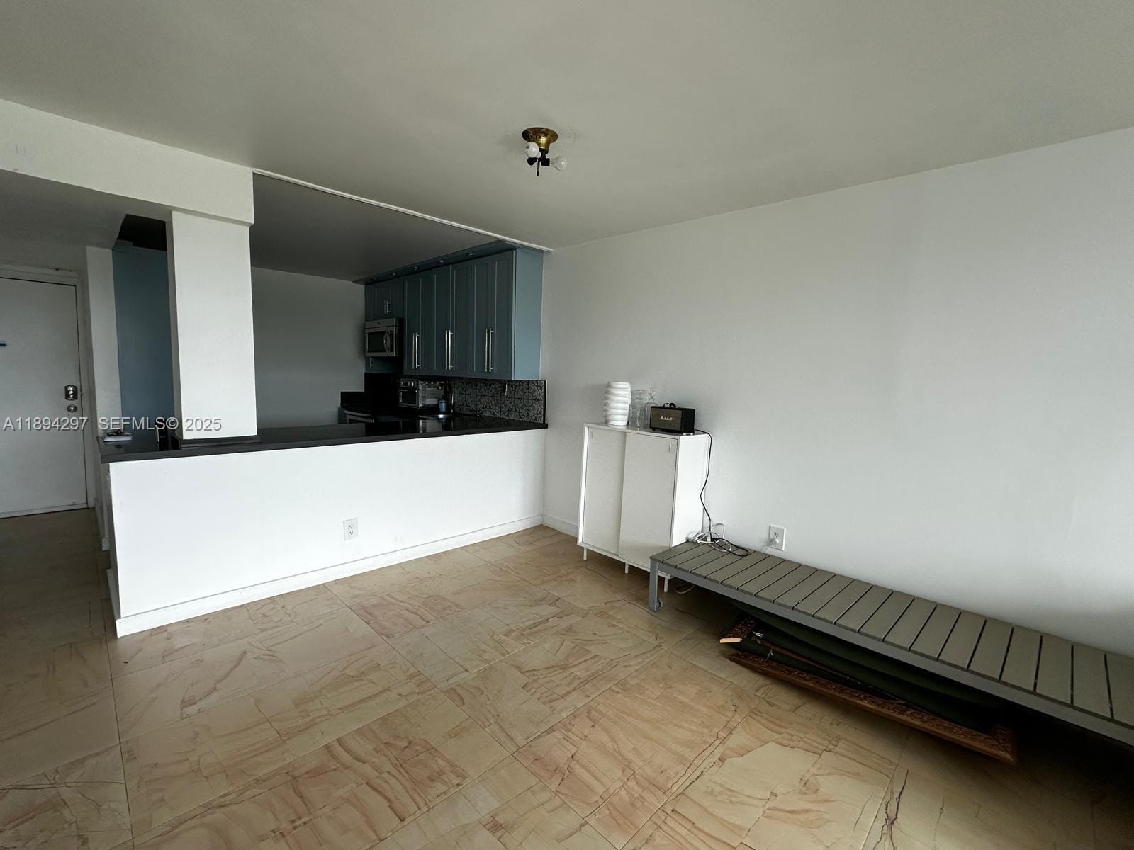8233 Harding Avenue 403, Miami Beach, FL 33141 photo 2