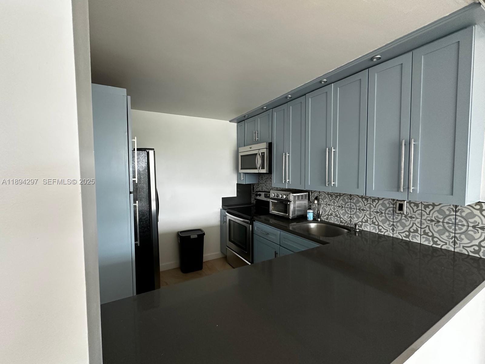 8233 Harding Avenue 403, Miami Beach, FL 33141 photo 5