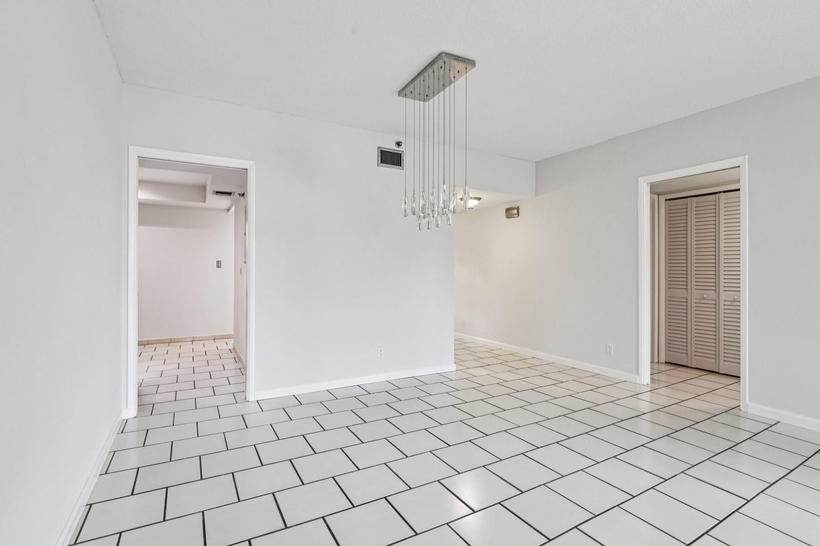 4015 W Palm Aire Drive 106 — photo 12