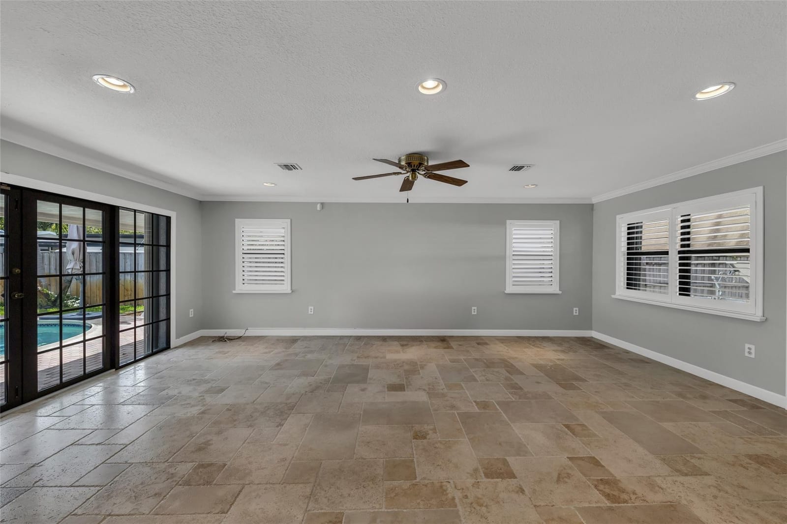 2817 NE 10th Avenue — photo 11
