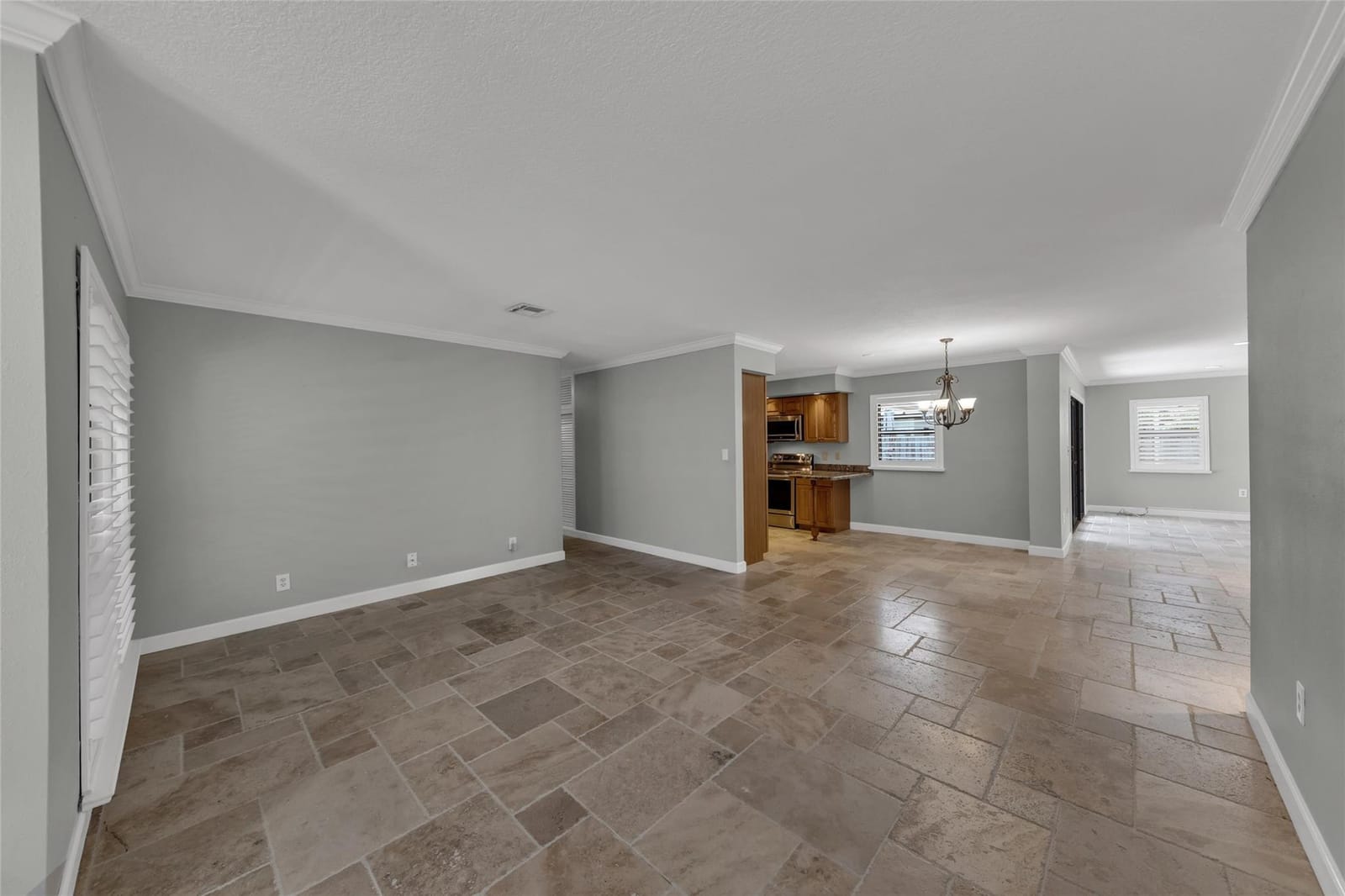 2817 NE 10th Avenue — photo 10