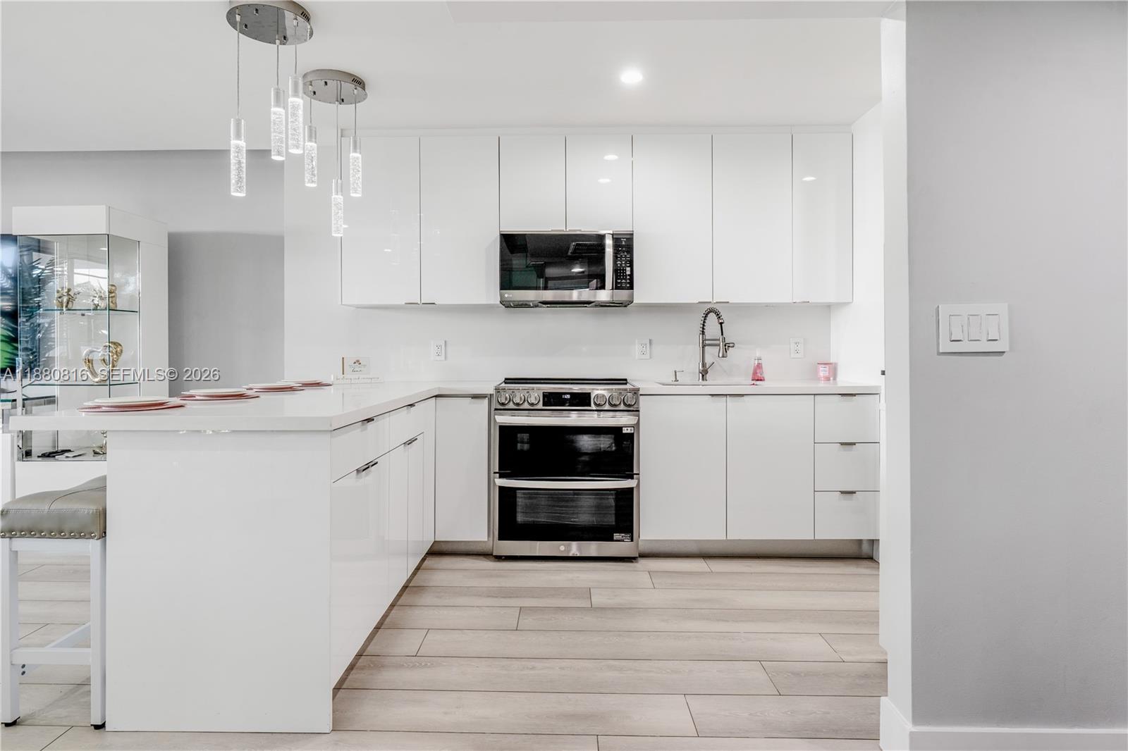 100 Lincoln Road 323, Miami Beach, FL 33139 photo 22