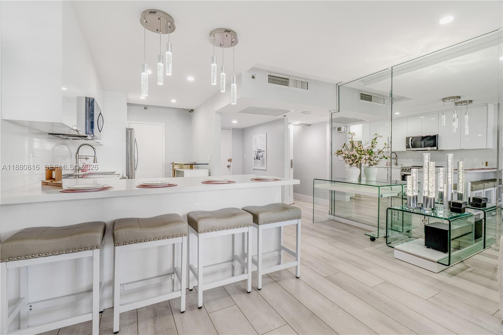 100 Lincoln Road 323 — photo 5
