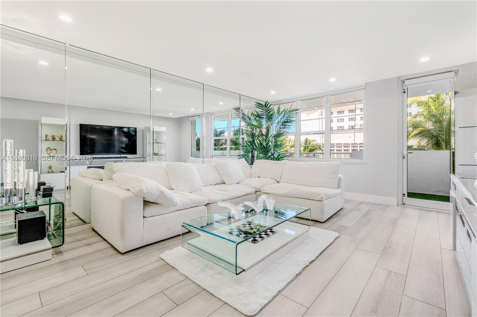 100 Lincoln Road 323 — photo 8