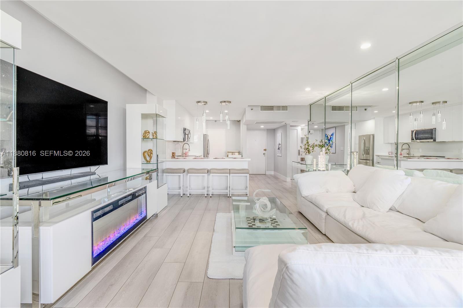 100 Lincoln Road 323 — photo 9