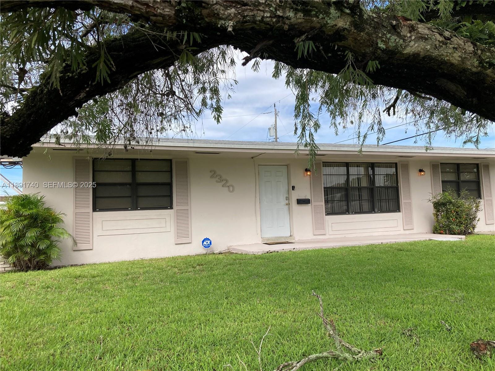 2320 Nassau Drive, Miramar, FL 33023 photo 6
