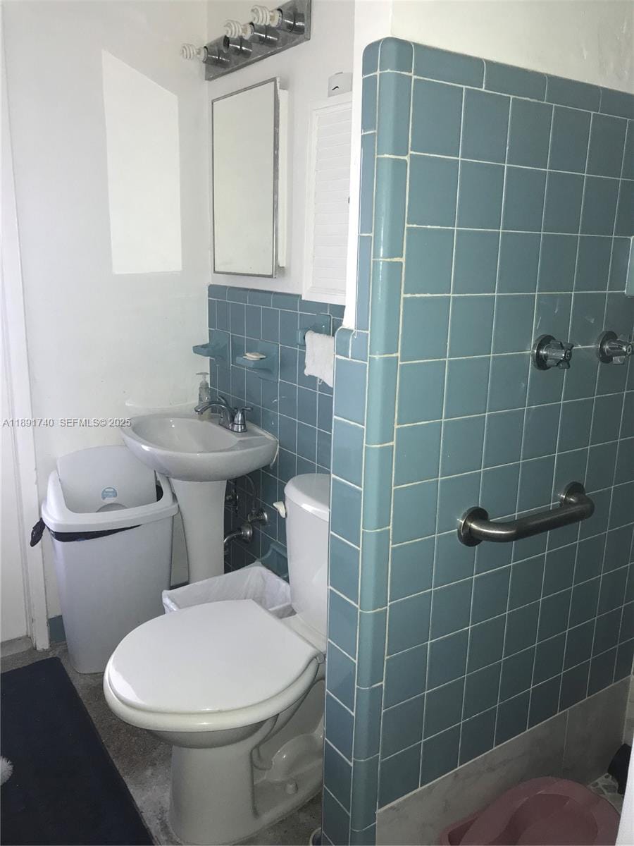 2320 Nassau Drive, Miramar, FL 33023 photo 8