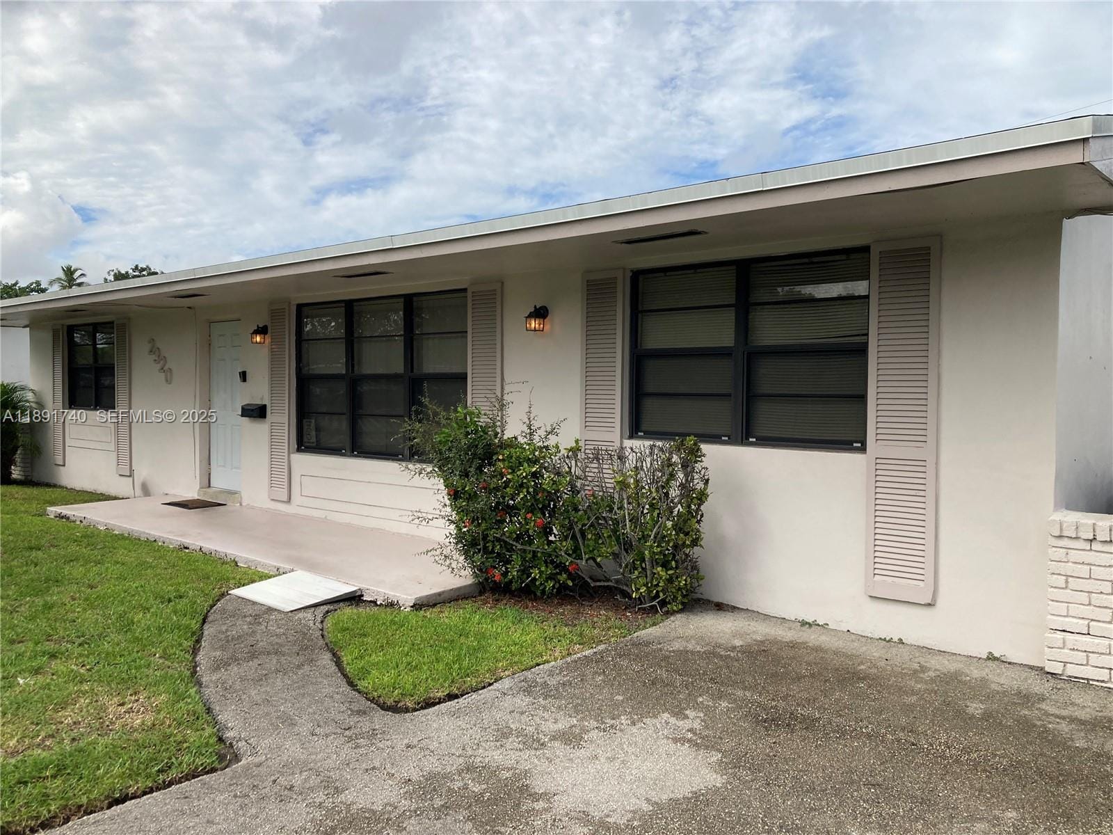 2320 Nassau Drive, Miramar, FL 33023 photo 9