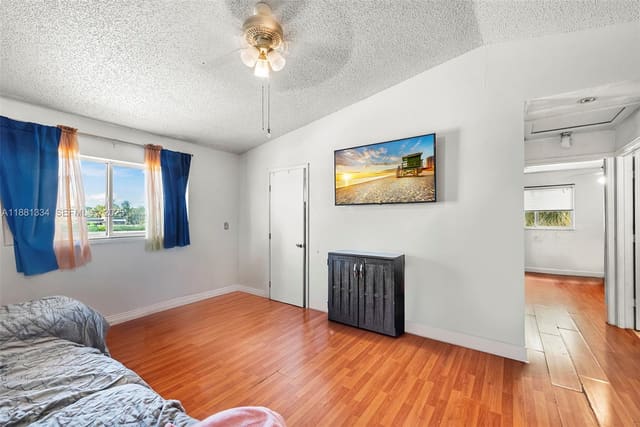 3630 N 56th Avenue 323, Hollywood, FL 33021