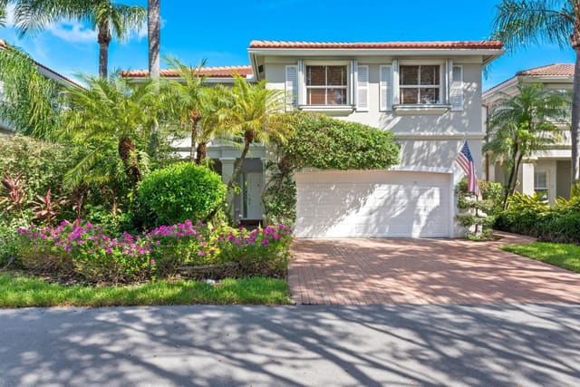 1085 W Lake Street, Hollywood, FL 33019