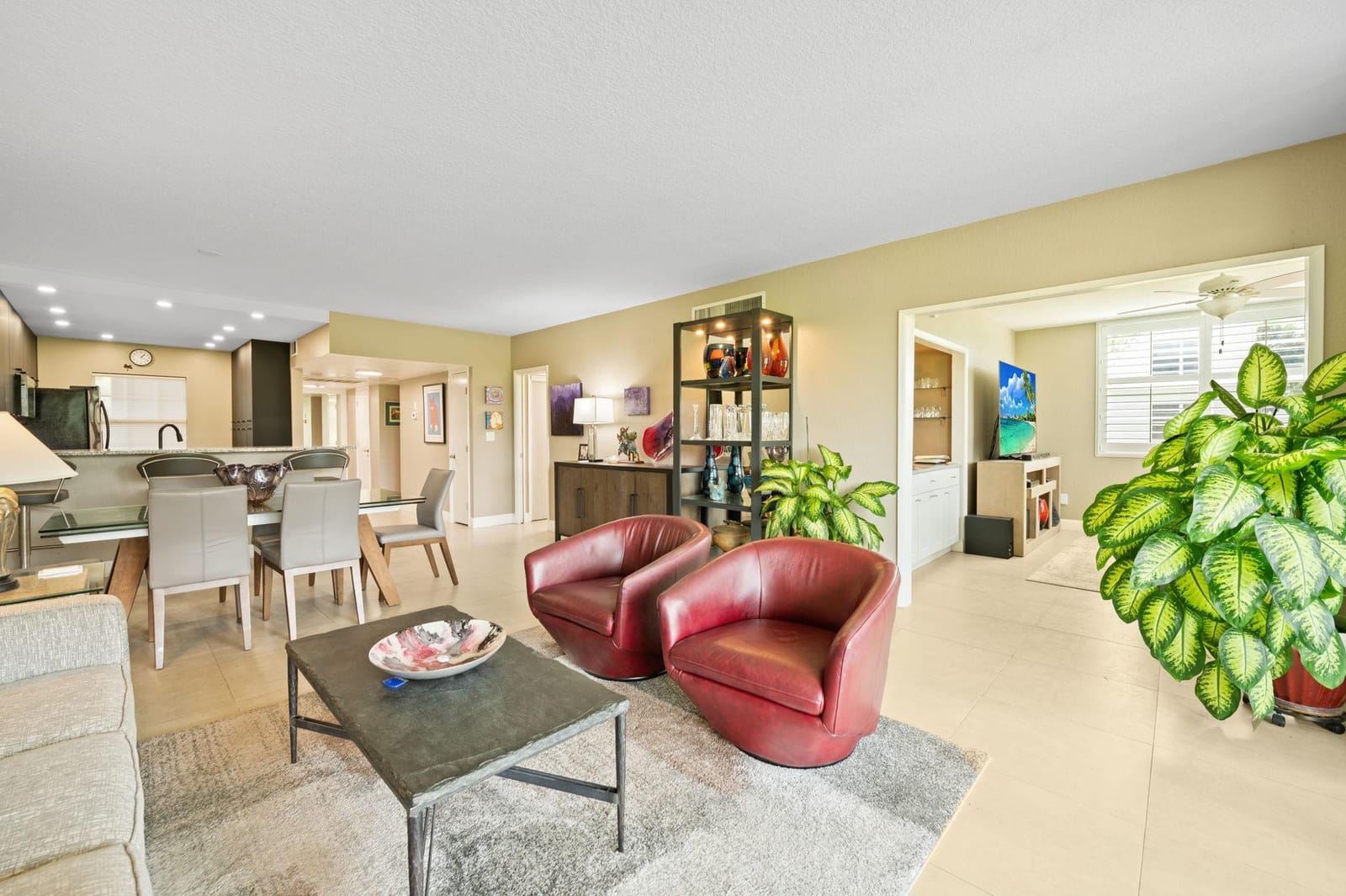 555 Oaks Lane 112, Pompano Beach, FL 33069