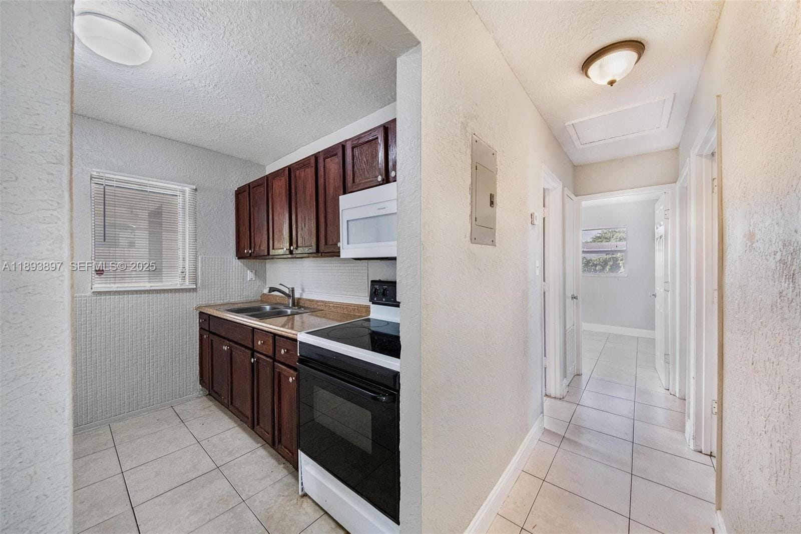 3231 NW 18th Court — photo 11