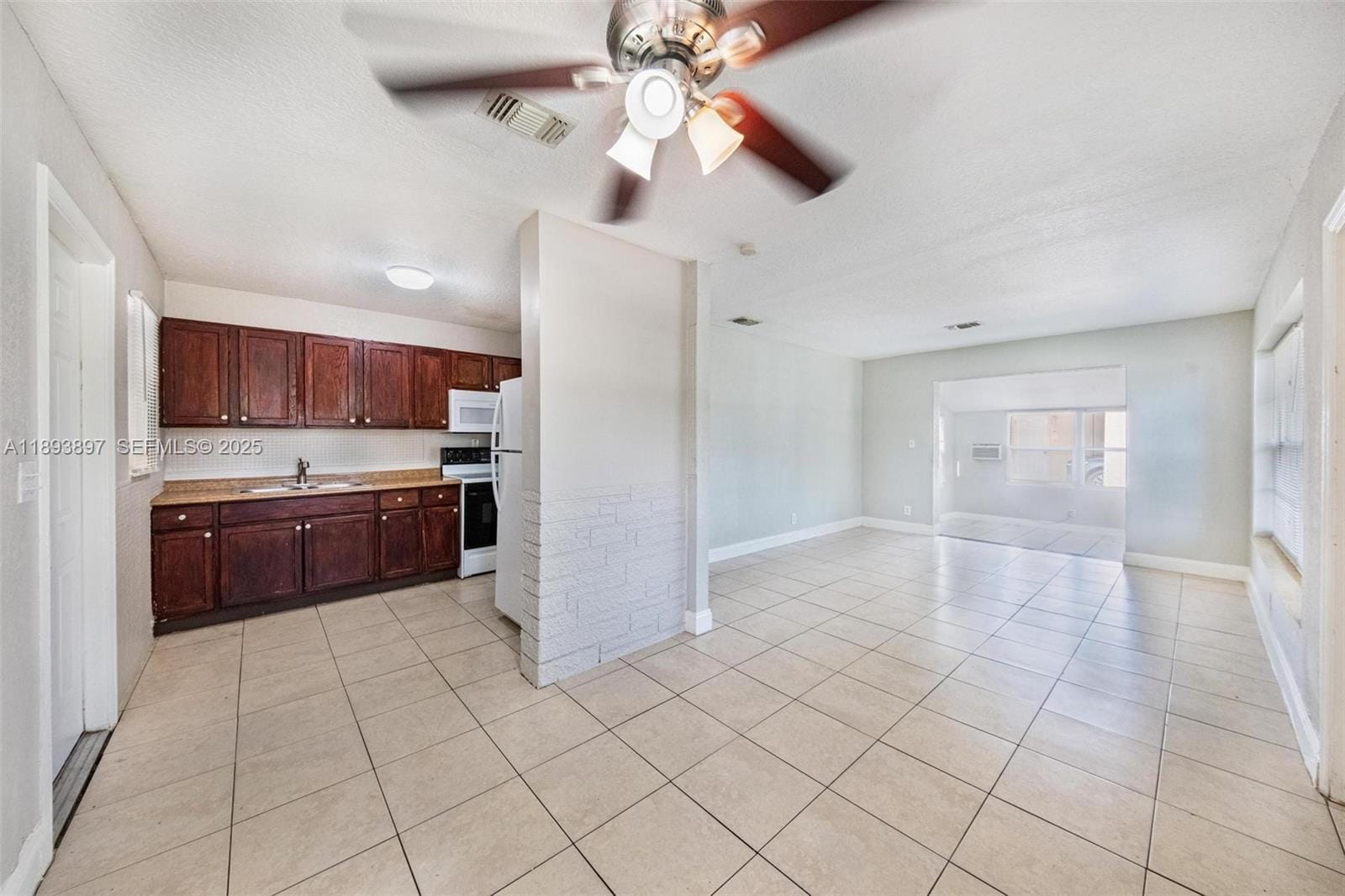 3231 NW 18th Court — photo 6