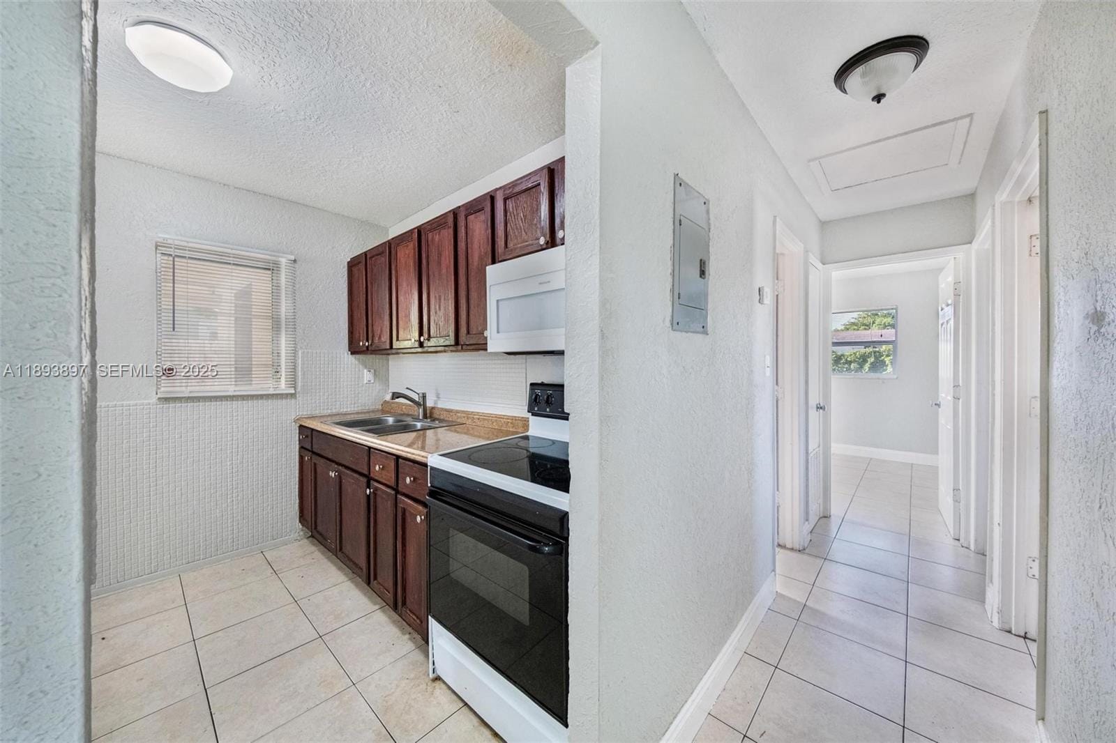 3231 NW 18th Court — photo 10