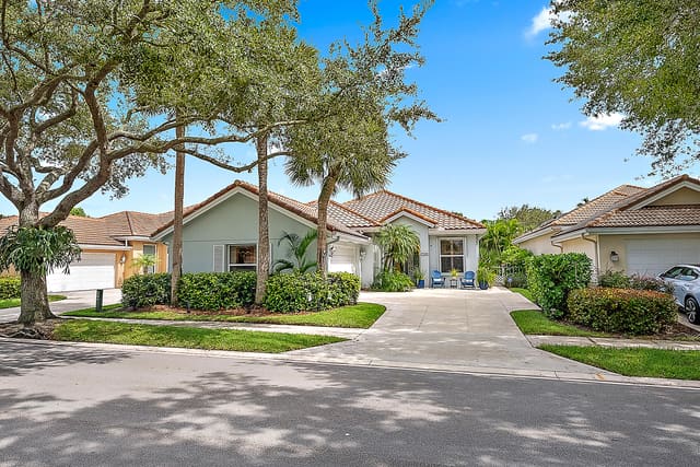 156 Hampton Place, Jupiter, FL 33458