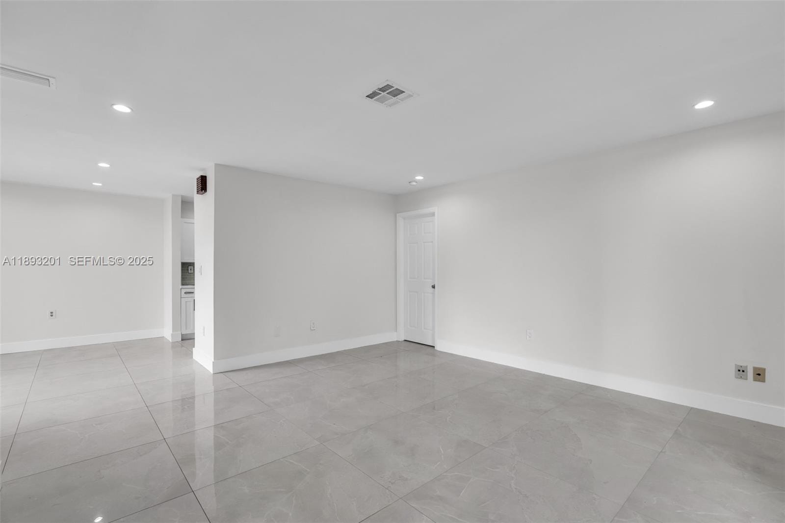 10669 SW 113th Place 84Z, Miami, FL 33176 photo 4