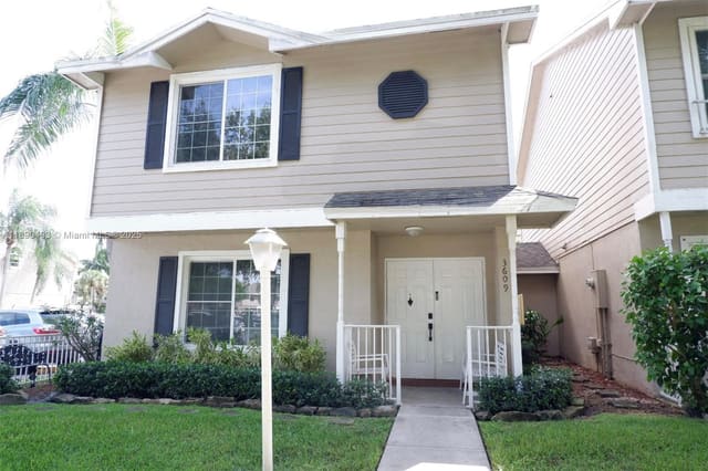 3609 NW 122nd Terrace, sold in Twin Fountains, Sunrise, FL