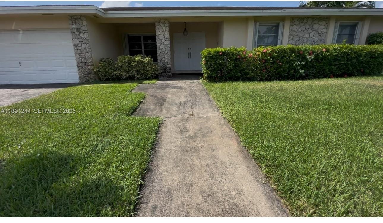 16628 Golfview Drive, Weston, FL 33326 photo 2