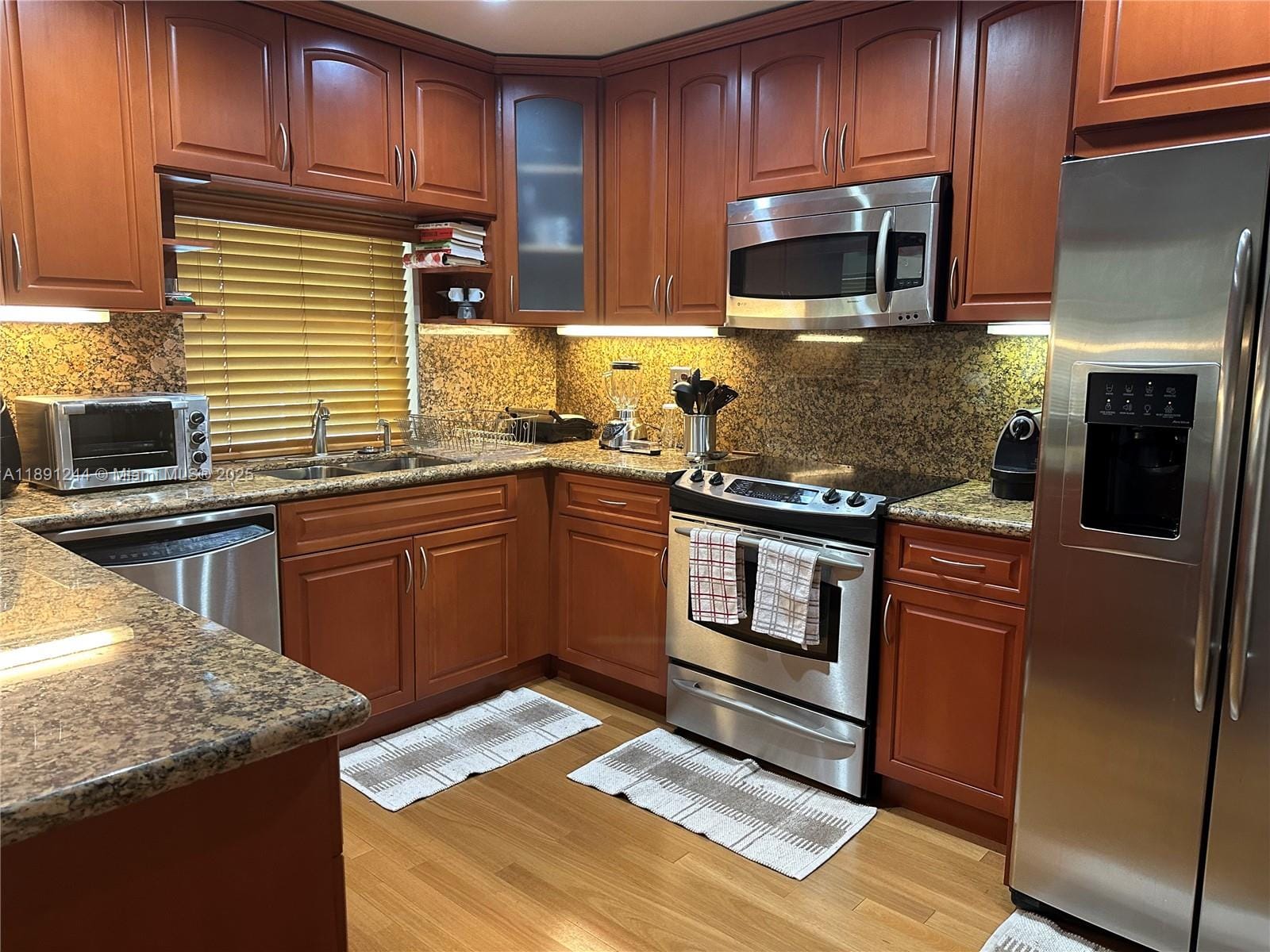 16628 Golfview Drive, Weston, FL 33326 photo 4