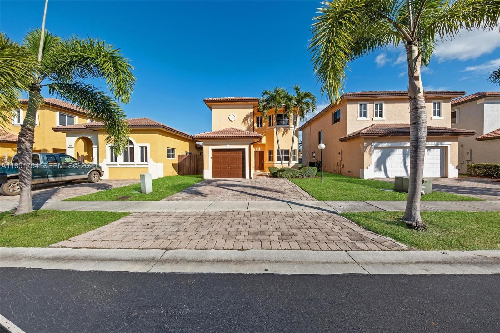 949 NE 41st Avenue, Homestead, FL 33033 photo 2