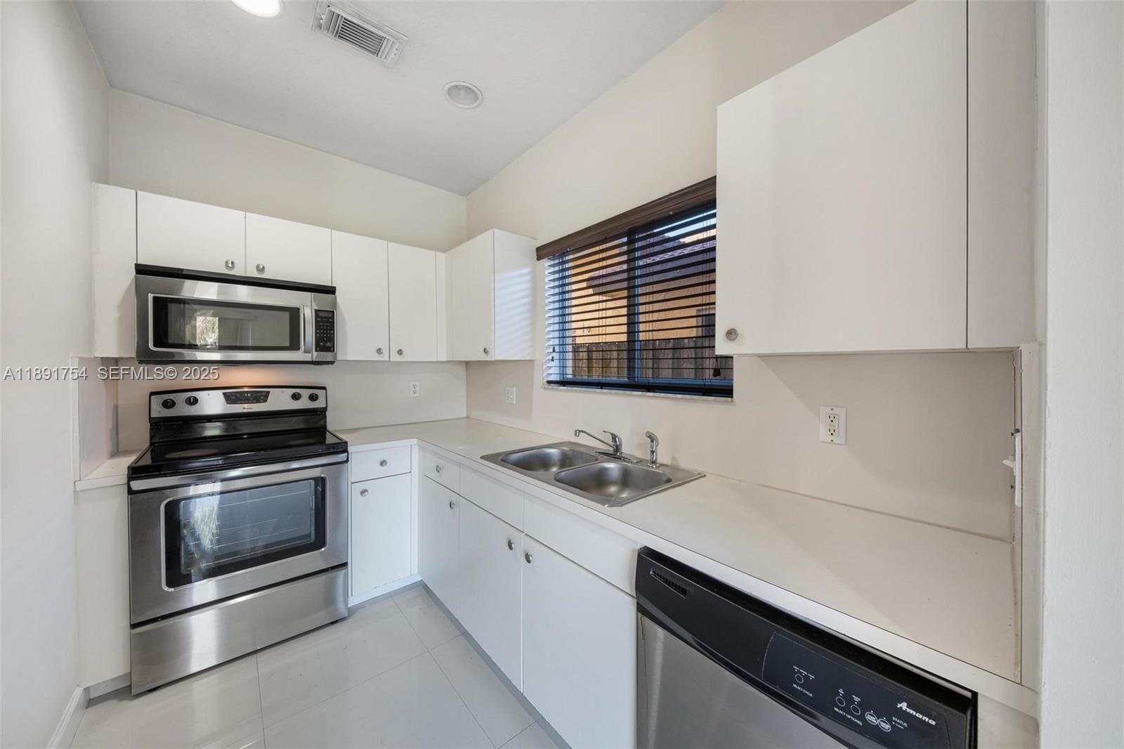 949 NE 41st Avenue, Homestead, FL 33033 photo 23
