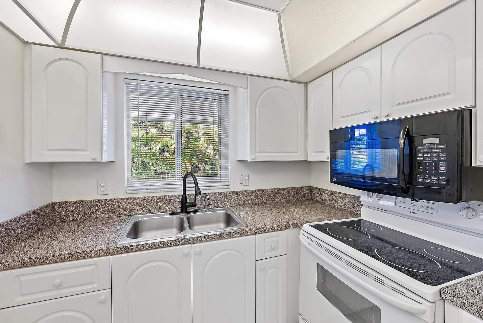 2 Garden Street 203m — photo 10
