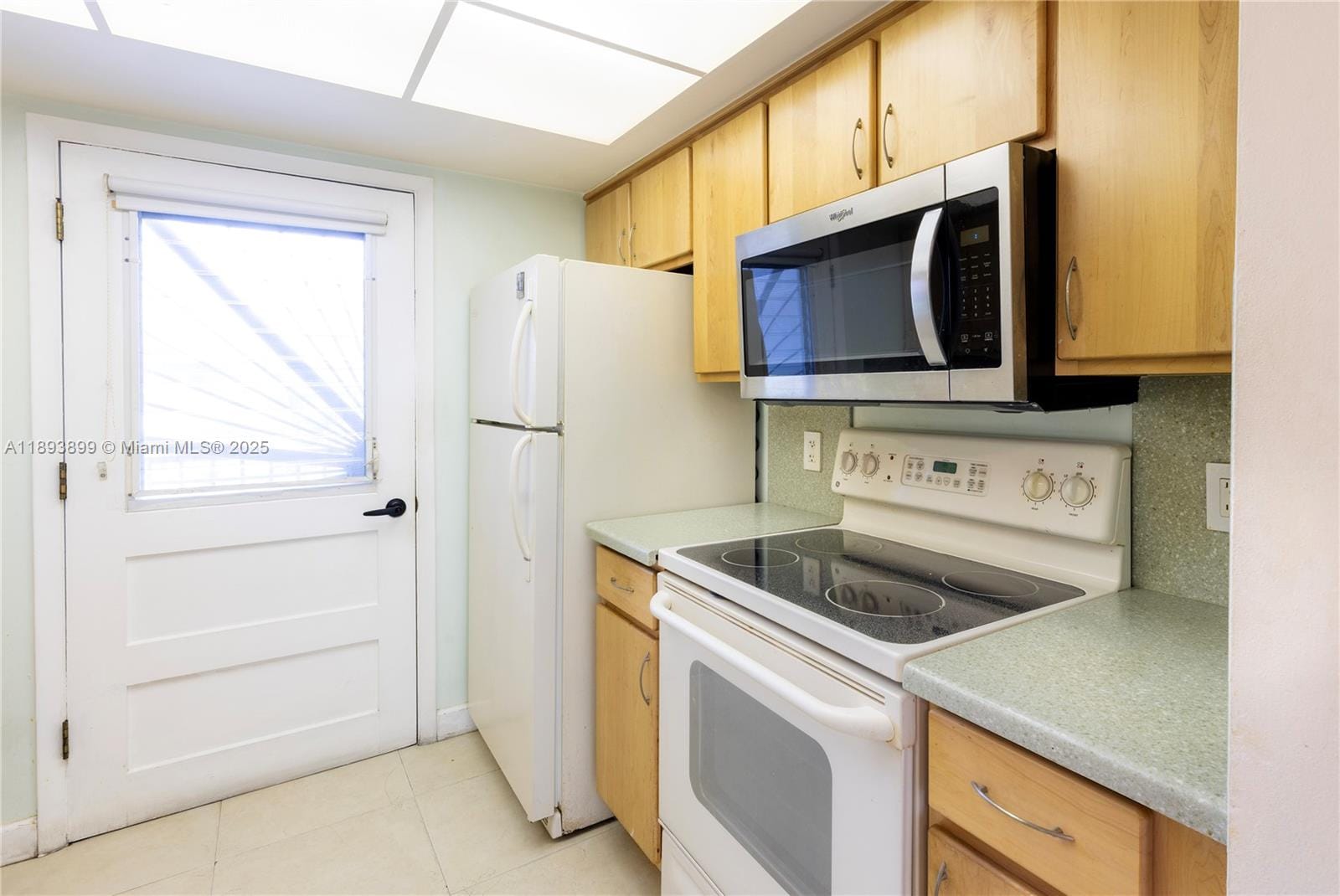 6815 Edgewater Drive 309, Coral Gables, FL 33133 photo 7