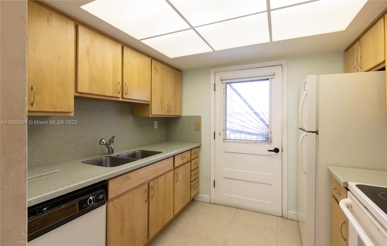 6815 Edgewater Drive 309, Coral Gables, FL 33133 photo 8