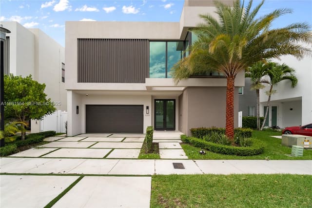 10459 NW 68th Terrace, sold in Grand Floridian Estates, Doral, FL