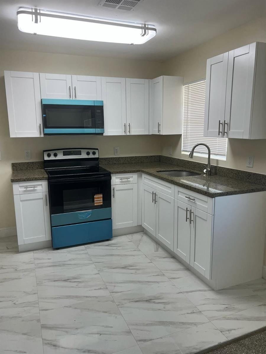 688 NW 21st Street, Pompano Beach, FL 33060 photo 2