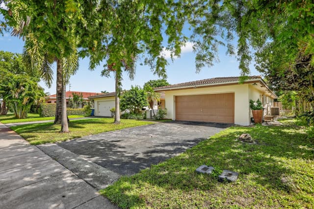 3817 NW 84th Avenue, sold in Pine Glen, Coral Springs, FL