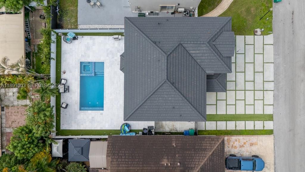 8248 NW 195th Terrace, Hialeah, FL 33015