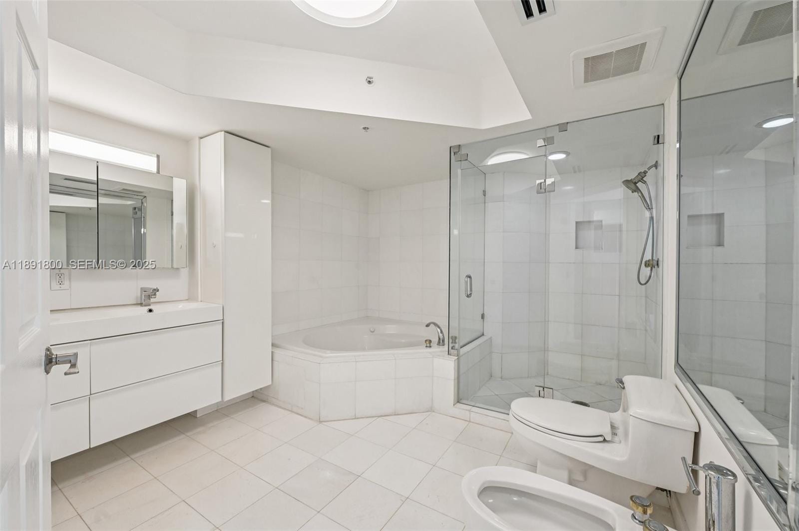 6301 Collins Avenue 2203, Miami Beach, FL 33141 photo 9