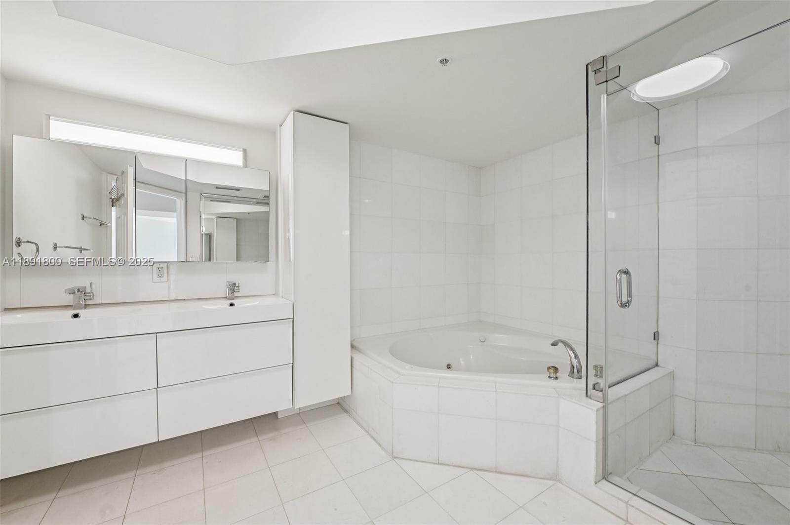 6301 Collins Avenue 2203, Miami Beach, FL 33141 photo 10