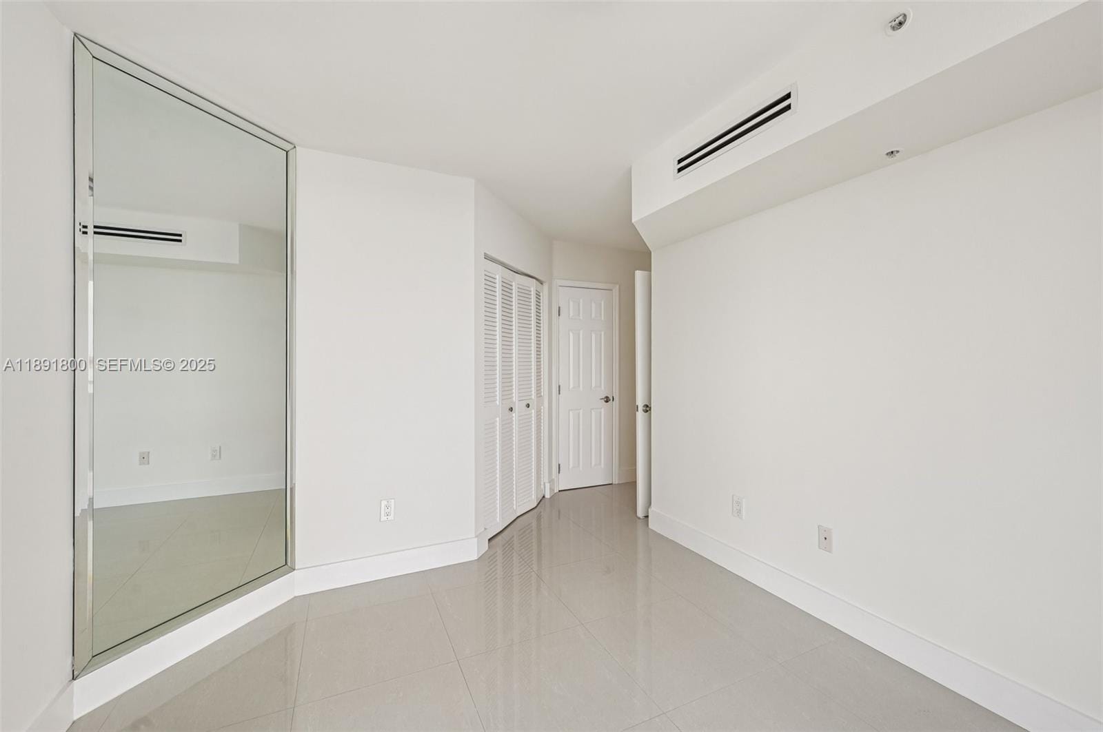 6301 Collins Avenue 2203, Miami Beach, FL 33141 photo 21