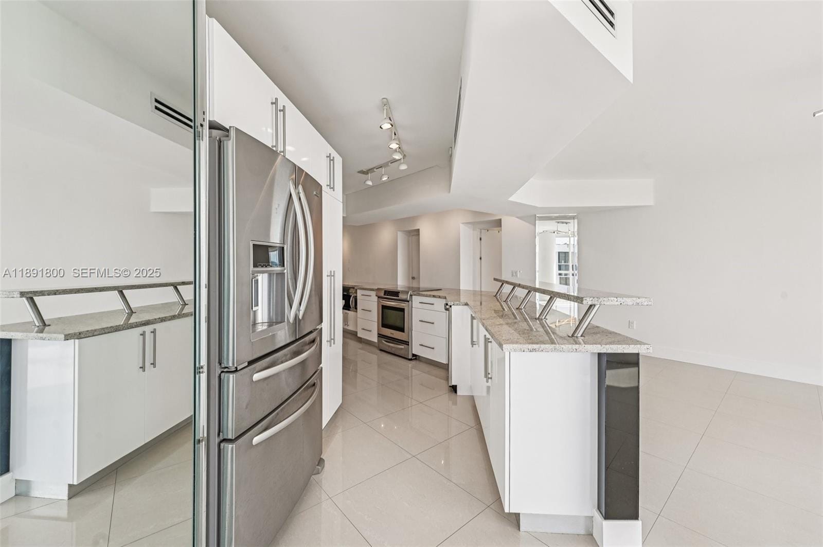 6301 Collins Avenue 2203, Miami Beach, FL 33141 photo 3