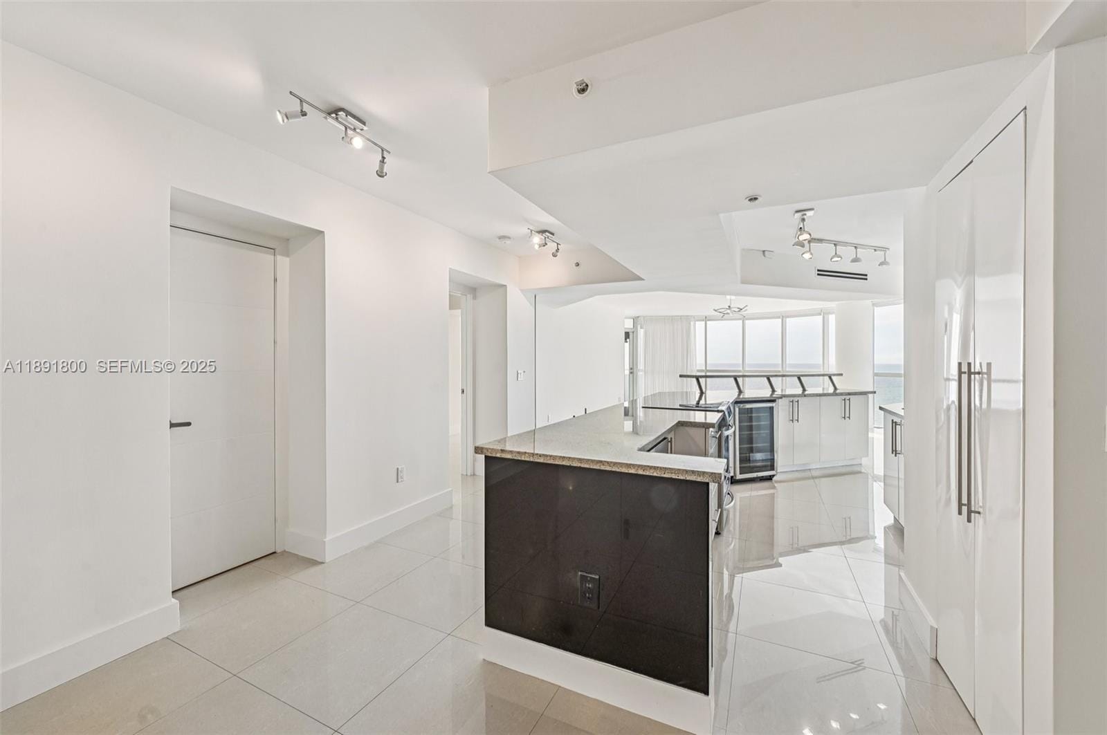 6301 Collins Avenue 2203, Miami Beach, FL 33141 photo 4