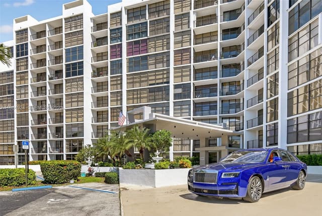 600 Parkview Drive 1020, Hallandale Beach, FL 33009