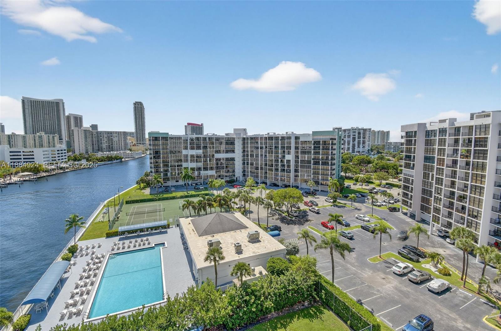 600 Parkview Drive 1020, Hallandale Beach, FL 33009 photo 4