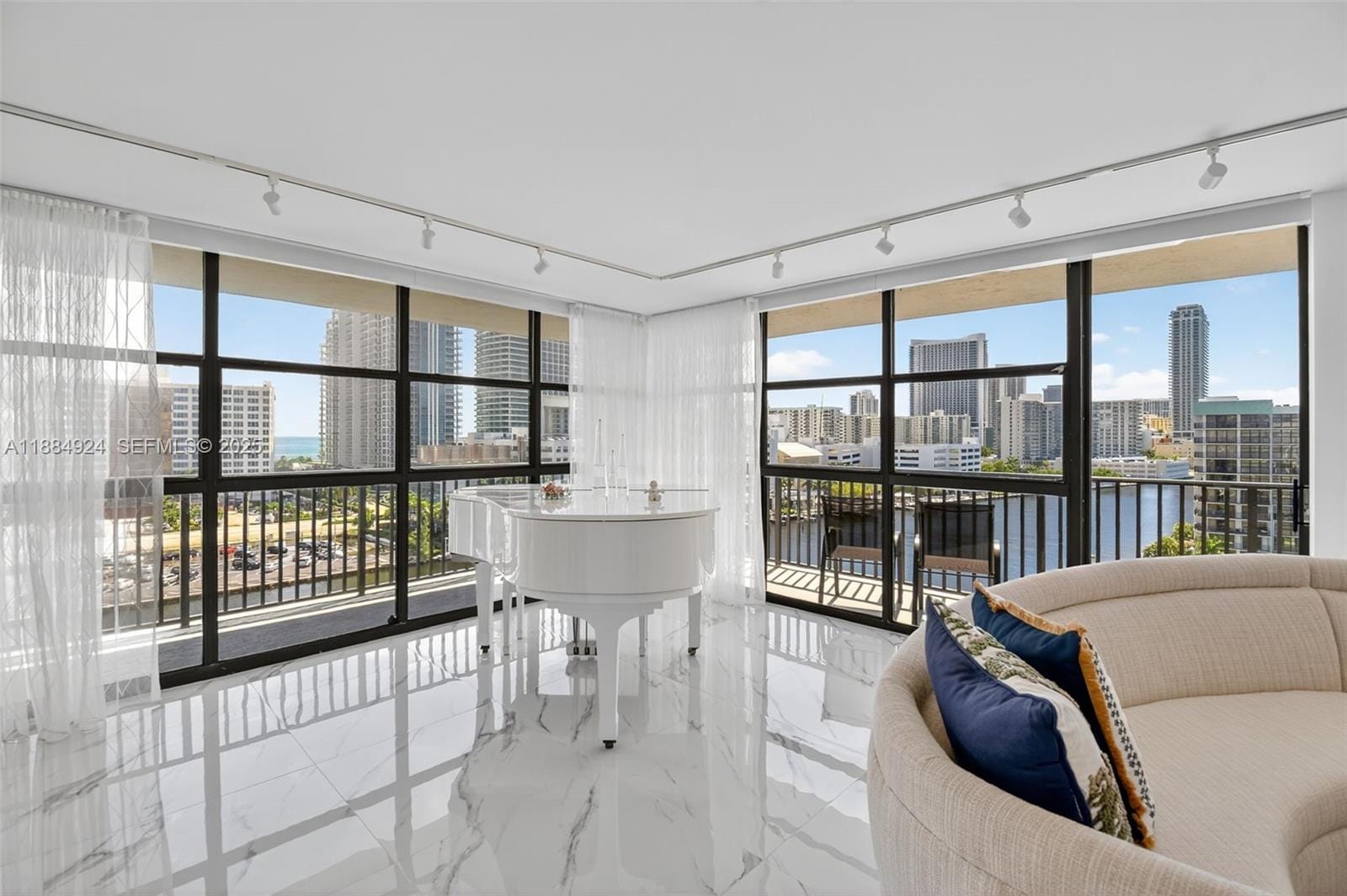 600 Parkview Drive 1020, Hallandale Beach, FL 33009 photo 6