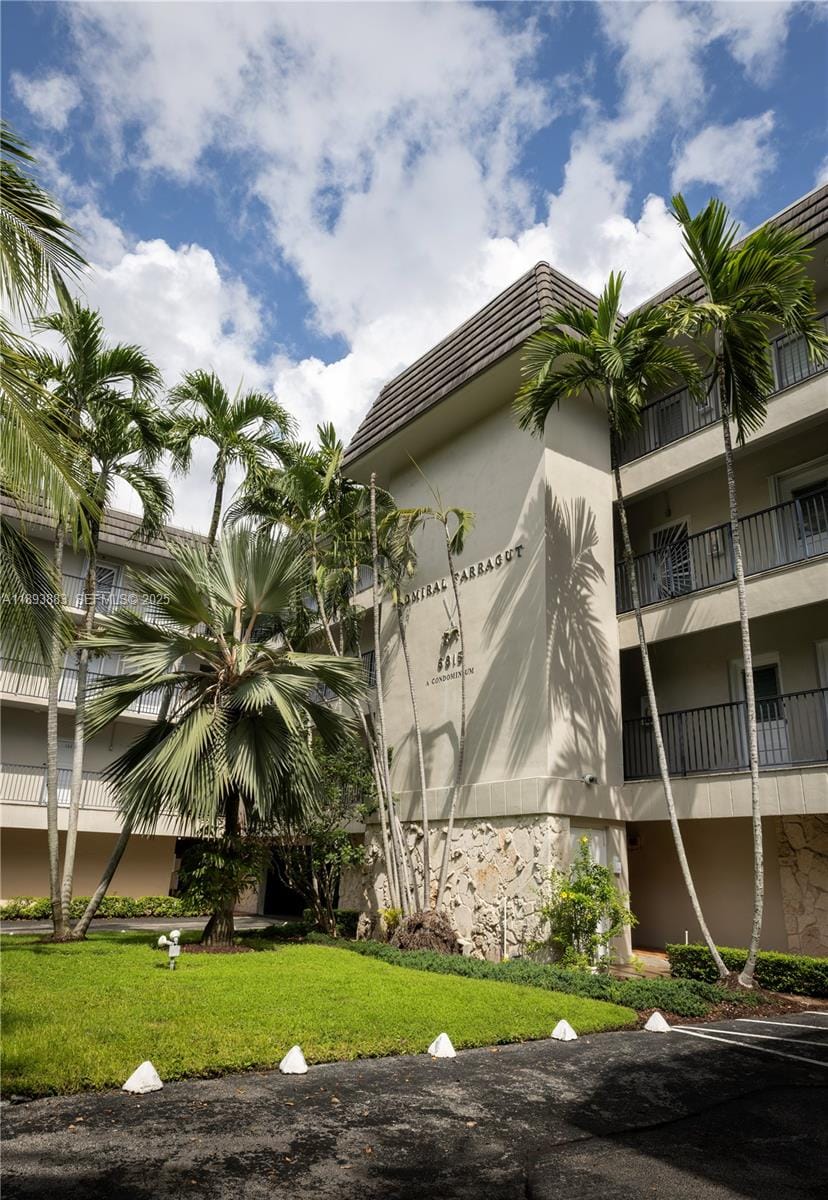 6815 Edgewater Drive 108, Coral Gables, FL 33133 photo 2